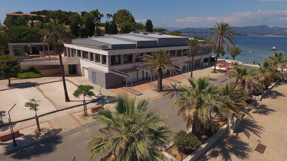 Hotel Helios & Spa - Ile Des Embiez Six-Fours-les-Plages Exteriör bild