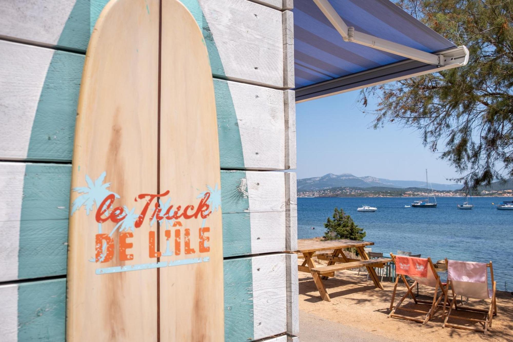 Hotel Helios & Spa - Ile Des Embiez Six-Fours-les-Plages Exteriör bild