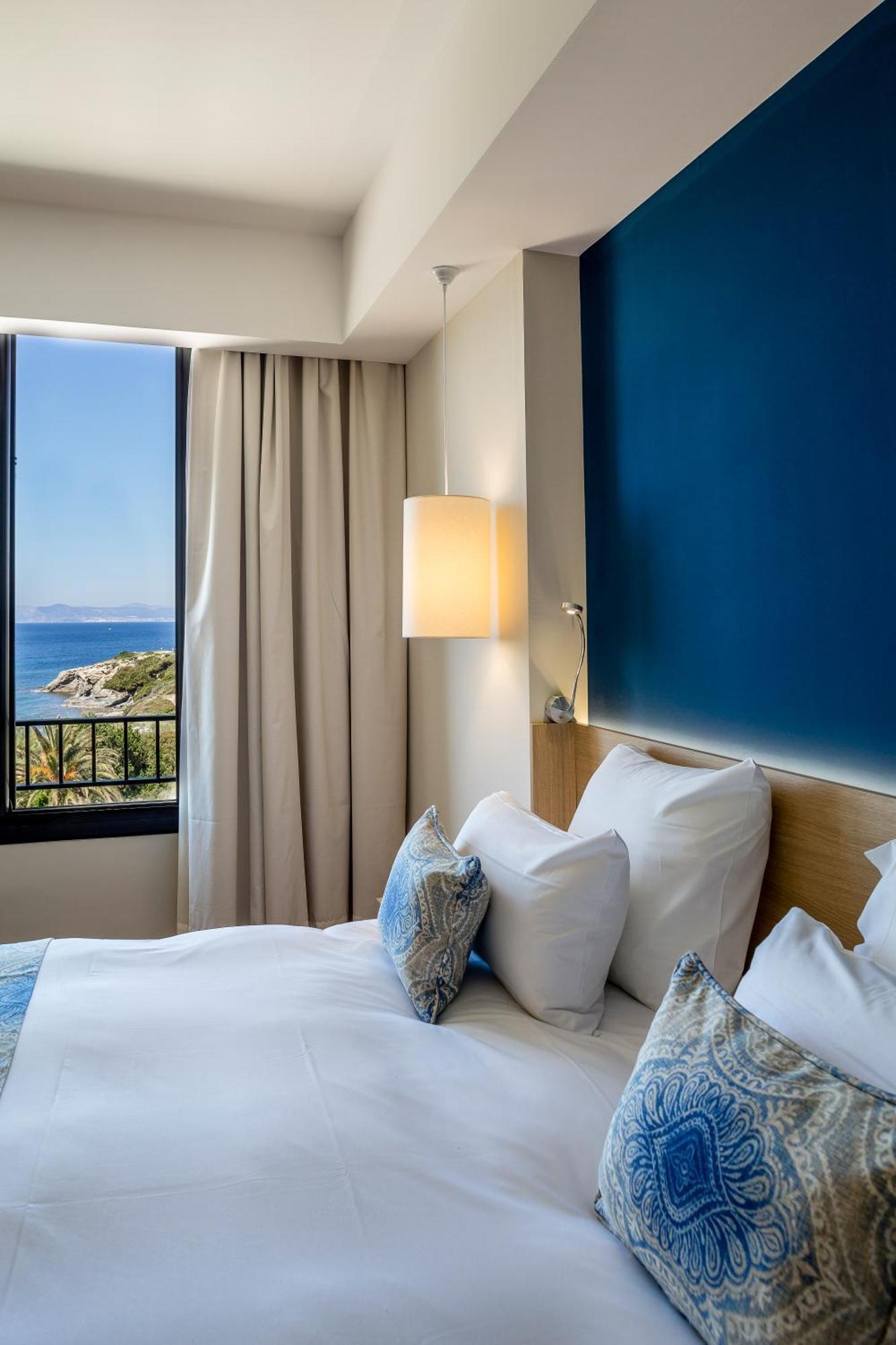 Hotel Helios & Spa - Ile Des Embiez Six-Fours-les-Plages Exteriör bild