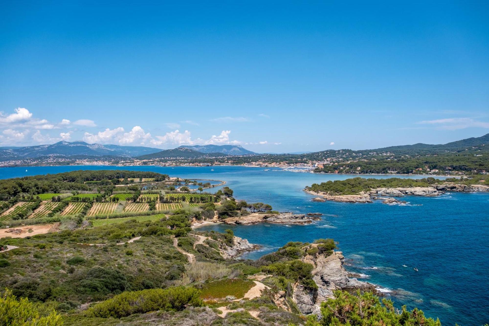 Hotel Helios & Spa - Ile Des Embiez Six-Fours-les-Plages Exteriör bild